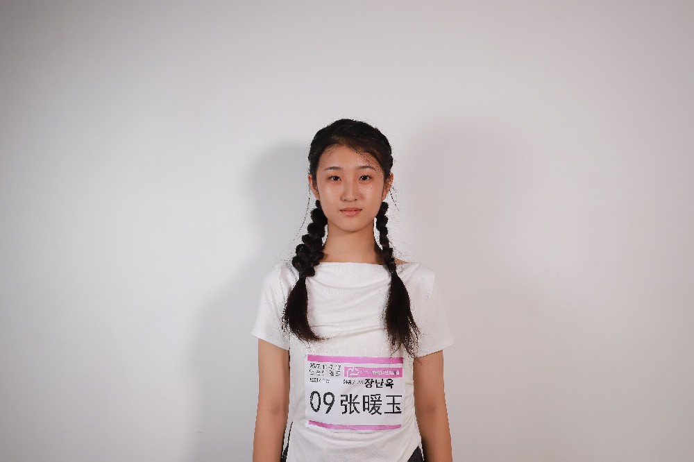 张暖玉zhangnuanyu/164cm 46kg 2009